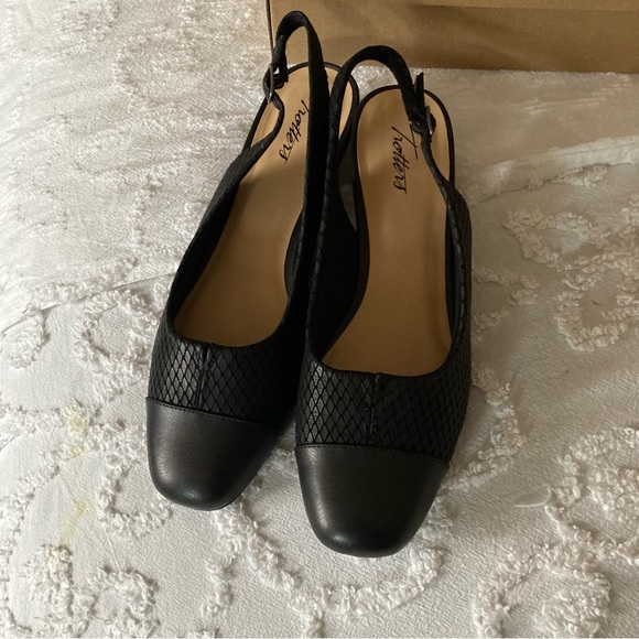 Trotters Sling-back pumps - Picture 3 of 8